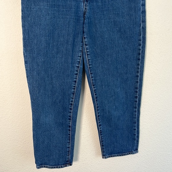 Madewell High Rise Taper Leg Jeans. Size 27 - Picture 4 of 11